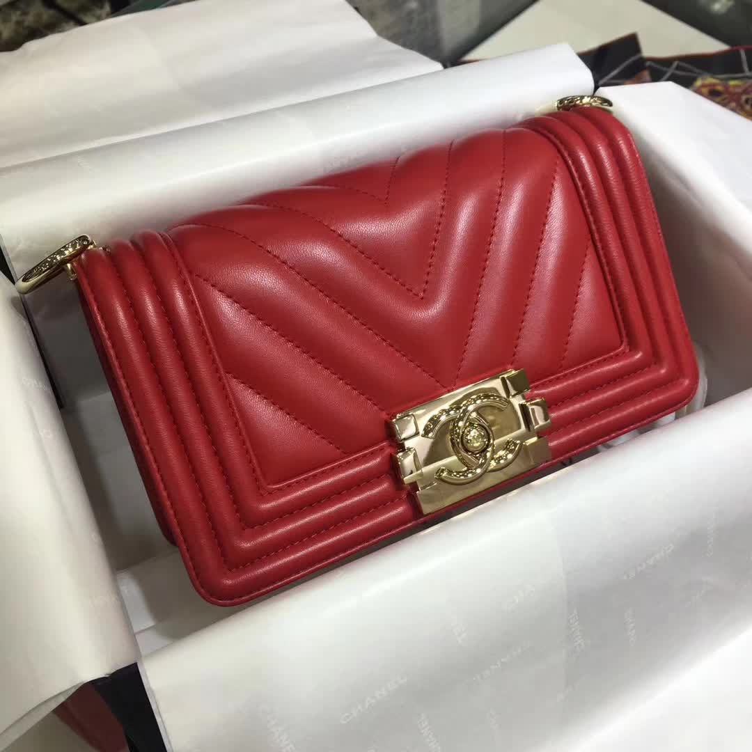 广州白云皮具城 香奈儿Leboy  大V 小羊皮 大红 20cm 浅金