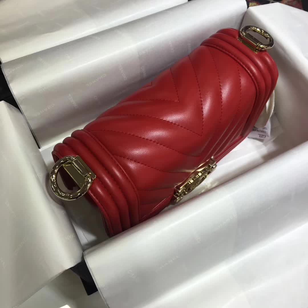 广州白云皮具城 香奈儿Leboy  大V 小羊皮 大红 20cm 浅金