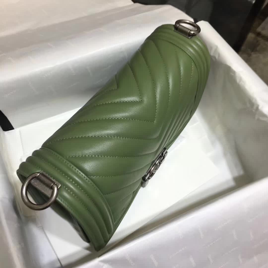 Chanel 香奈儿 Leboy  大V同款 胎牛皮 橄榄绿 25cm 古银