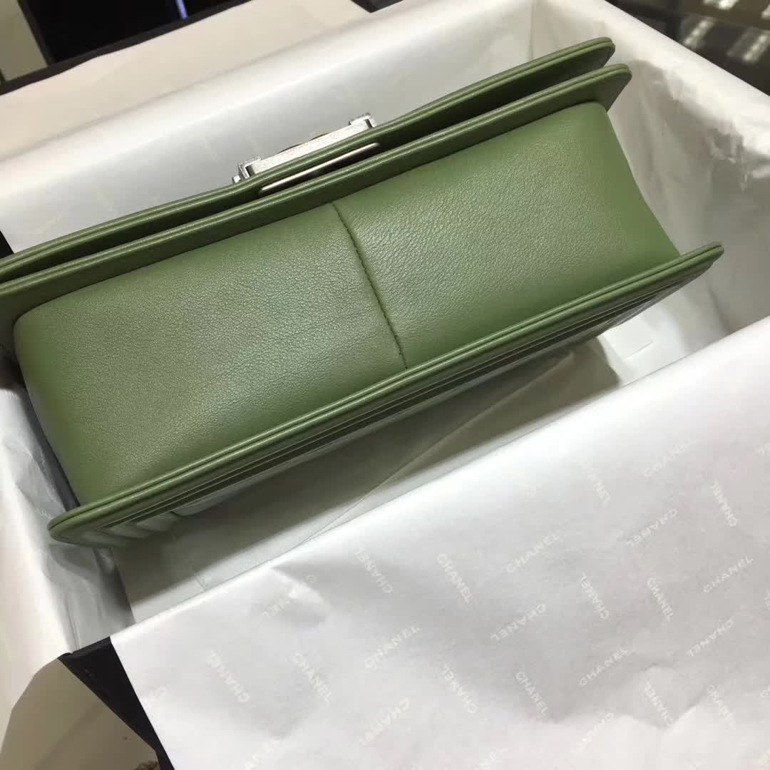Chanel 香奈儿 Leboy  大V同款 胎牛皮 橄榄绿 25cm 古银