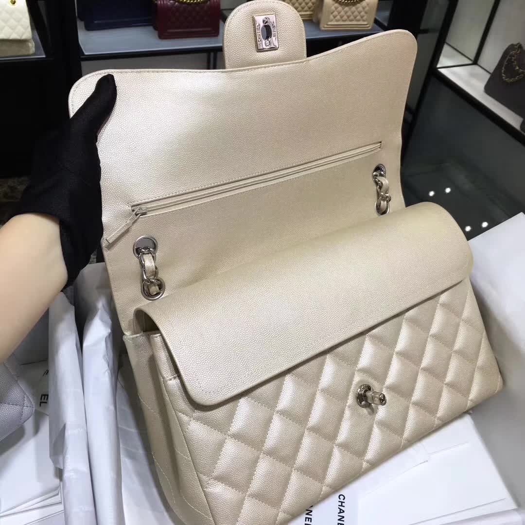 广州白云皮具城 Classic Flap 小鱼子酱 金色  30cm 银 香奈儿女包