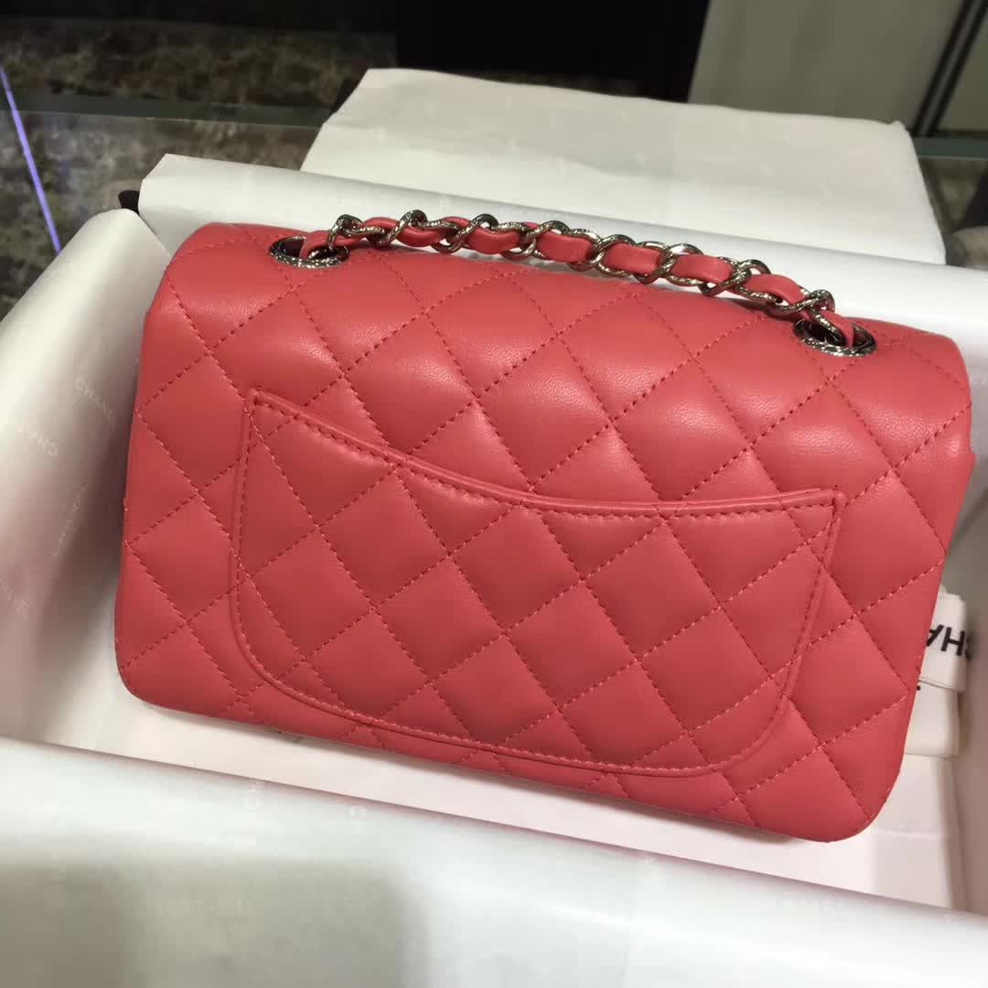 Chanel 香奈儿 Classic Flap 小羊皮 西瓜红 20cm 银