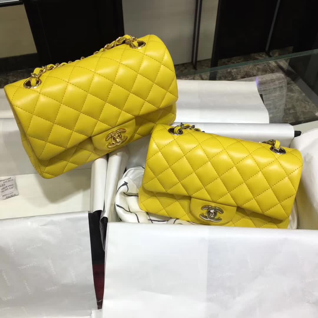 Chanel 香奈儿 Classic Flap 小羊皮 明亮黄 20cm  金