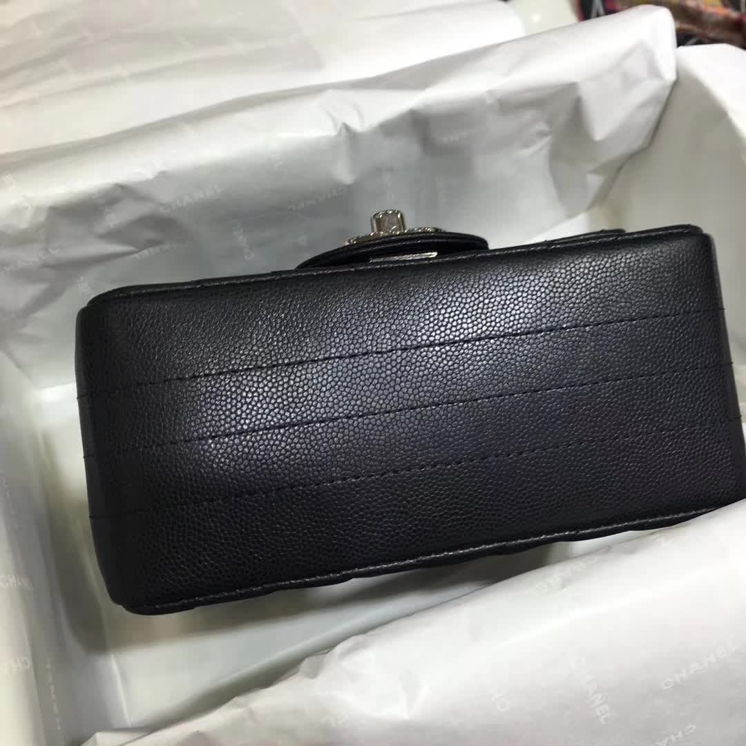 Chanel 香奈儿 Classic Flap V字绣 小鱼子酱 黑色 17cm 银