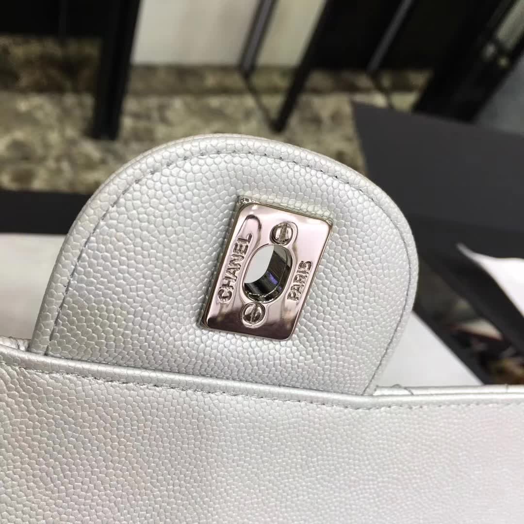 Chanel 香奈儿 Classic Flap  小鱼子酱 银色 30cm  银