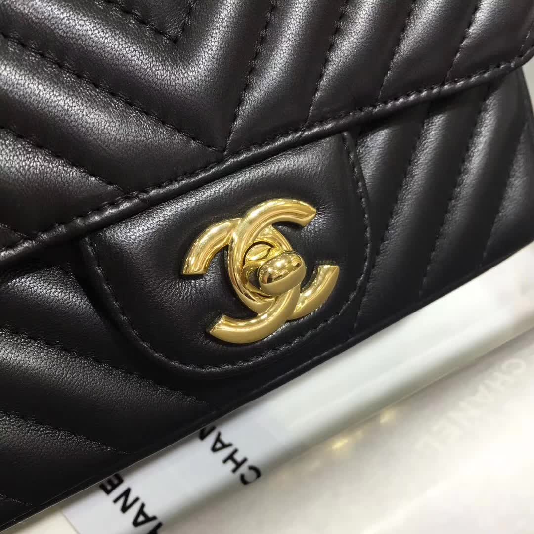 Chanel 香奈儿 V字绣 小羊皮 黑色 17cm 金扣