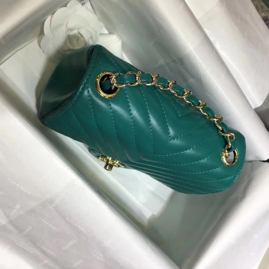 Chanel 香奈儿 V字绣 小羊皮 翡翠绿 17cm 香槟金