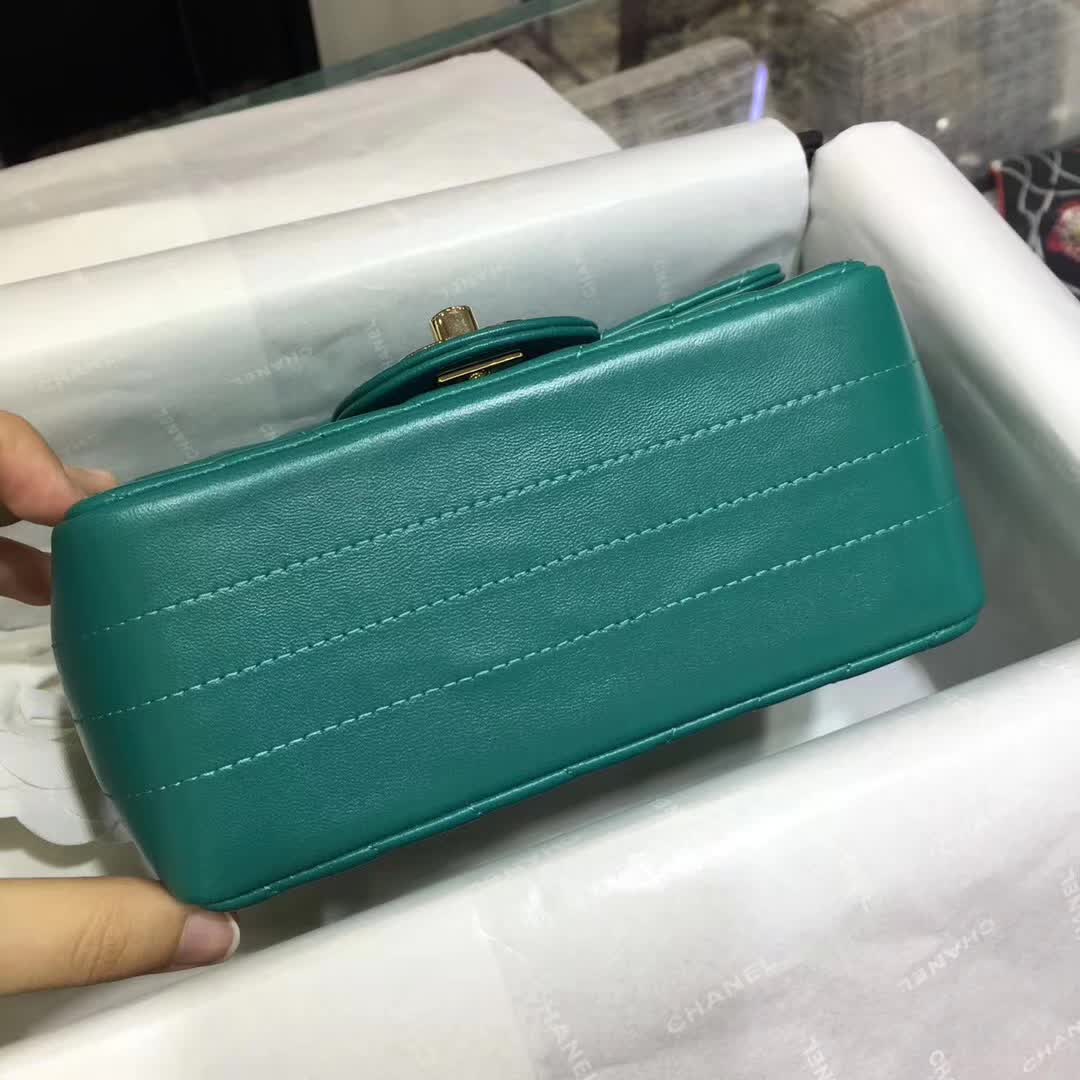 Chanel 香奈儿 V字绣 小羊皮 翡翠绿 17cm 香槟金