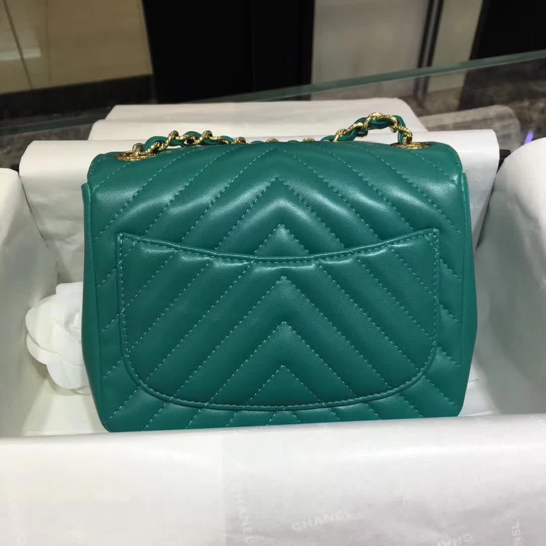 Chanel 香奈儿 V字绣 小羊皮 翡翠绿 17cm 香槟金