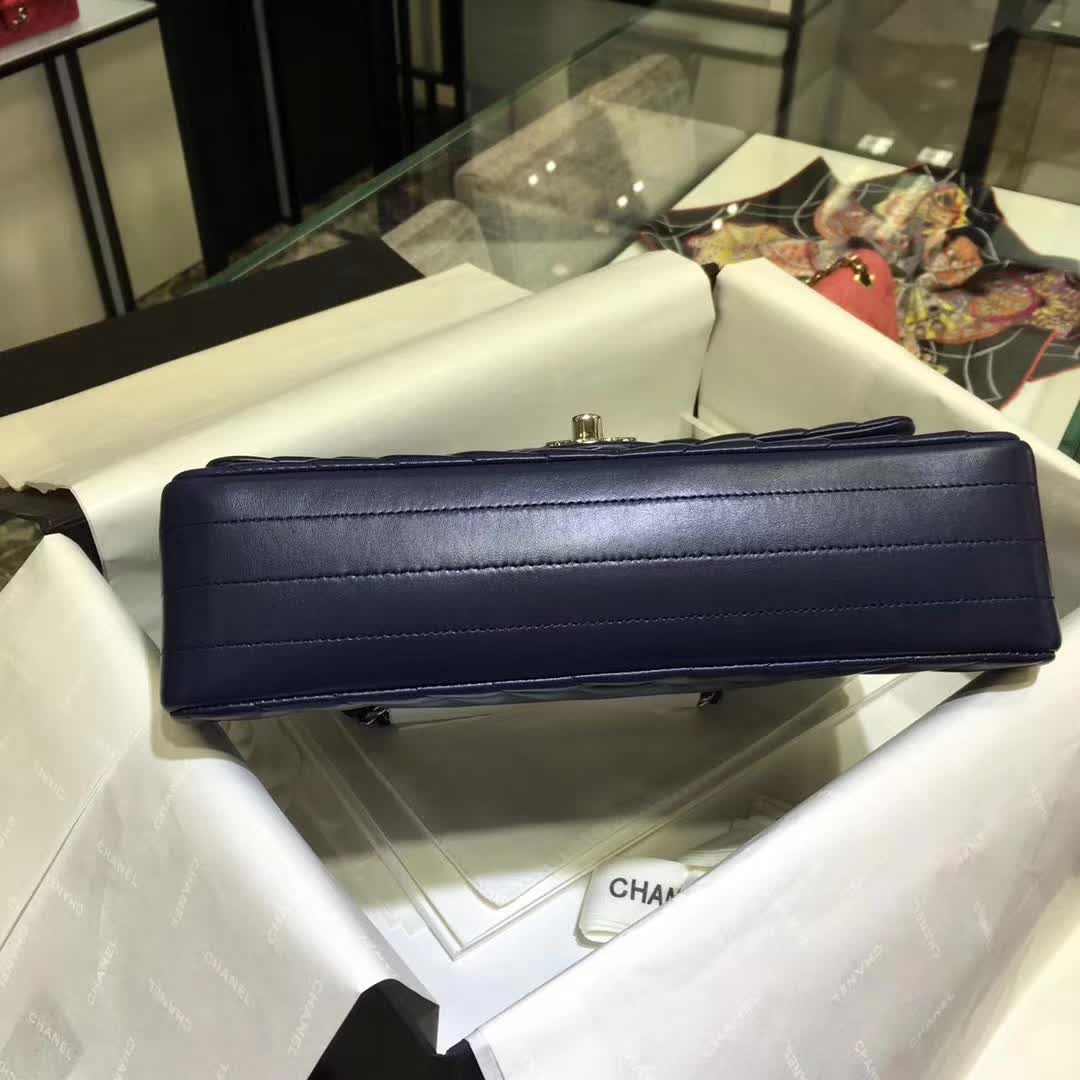 Chanel 香奈儿 V字绣 小羊皮 宝石蓝 25cm 银色