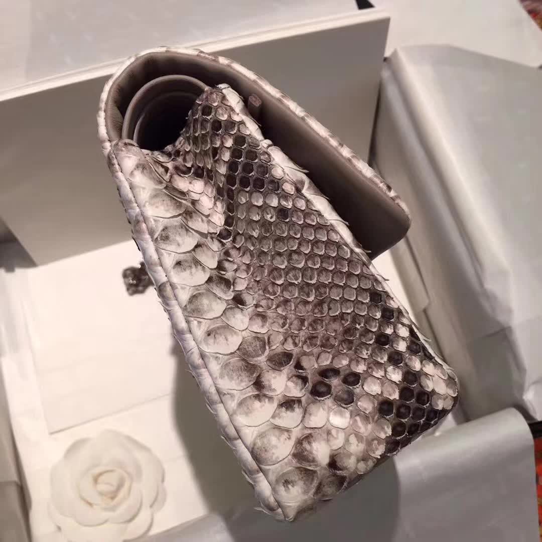 Chanel 香奈儿 Classic Flap  蛇皮 原花色 25cm 银 广州白云皮具城