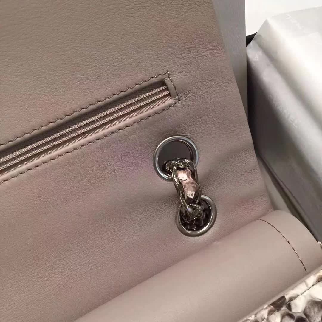 Chanel 香奈儿 Classic Flap  蛇皮 原花色 25cm 银 广州白云皮具城