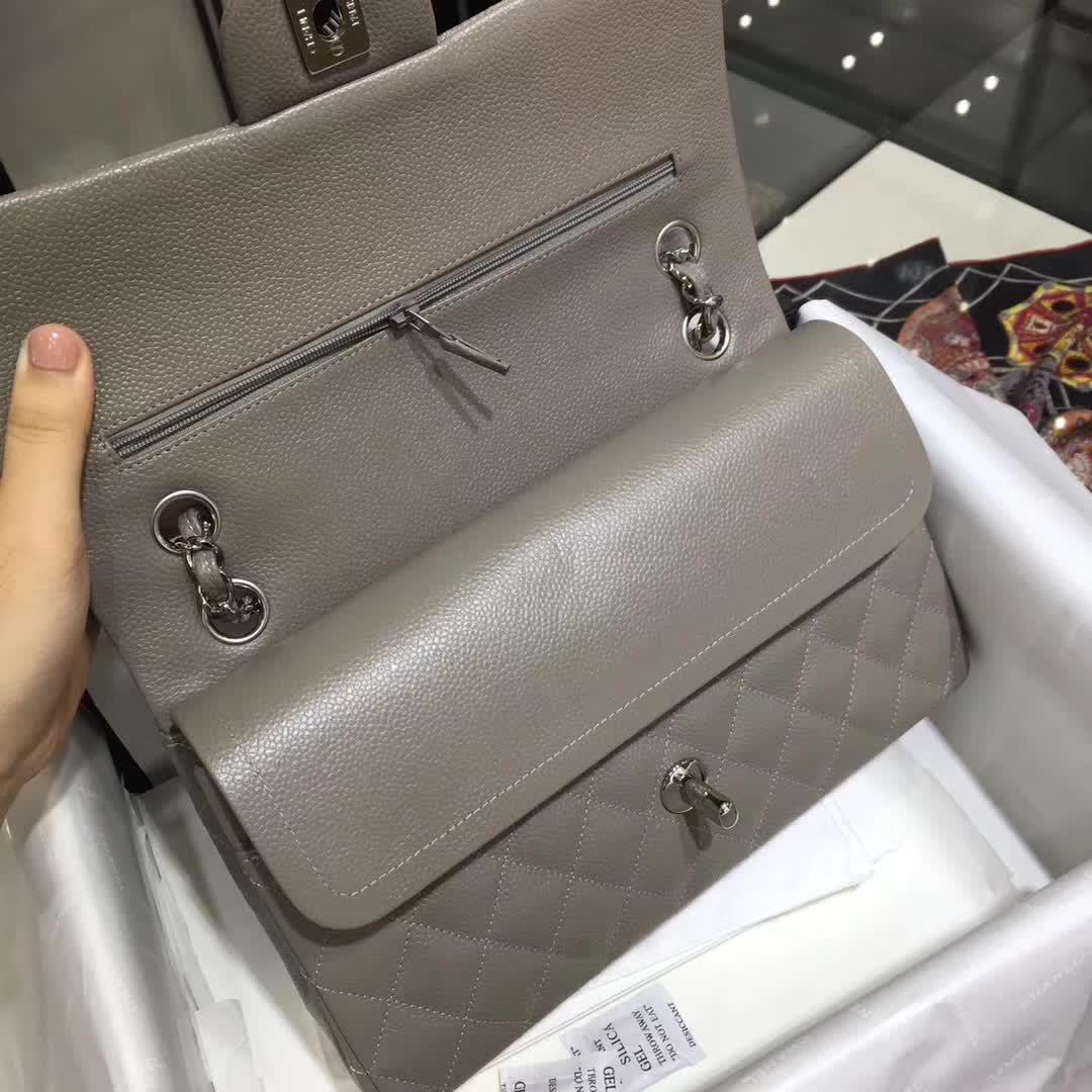 Chanel 香奈儿 专柜同步 Classic Flap 鱼子酱 灰色 25cm 银五金