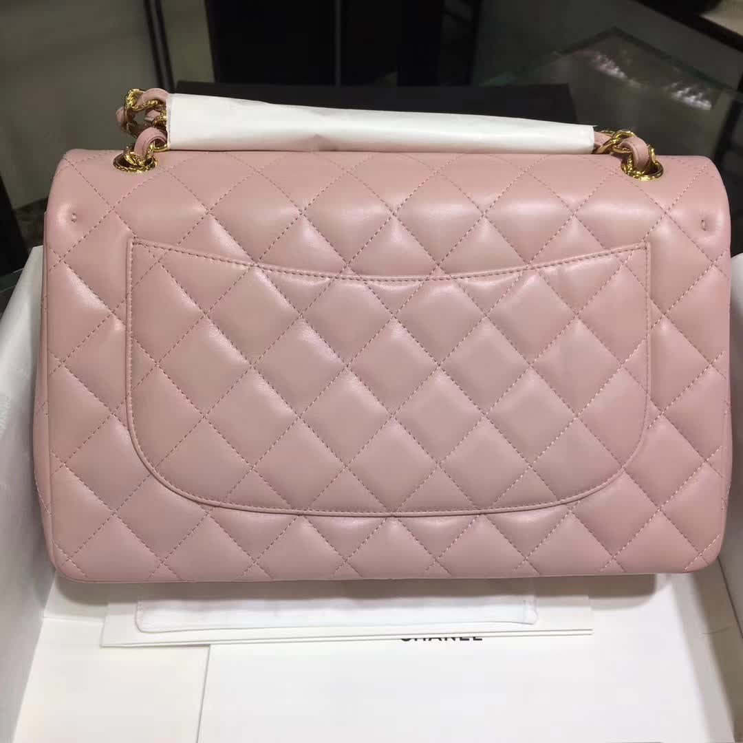 Chanel 香奈儿 Classic Flap 小羊皮 浅粉色 30 金扣