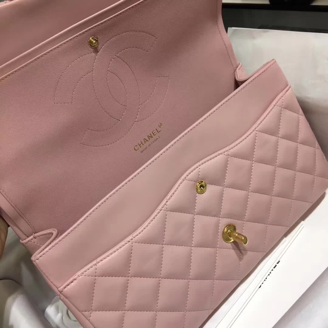 Chanel 香奈儿 Classic Flap 小羊皮 浅粉色 30 金扣