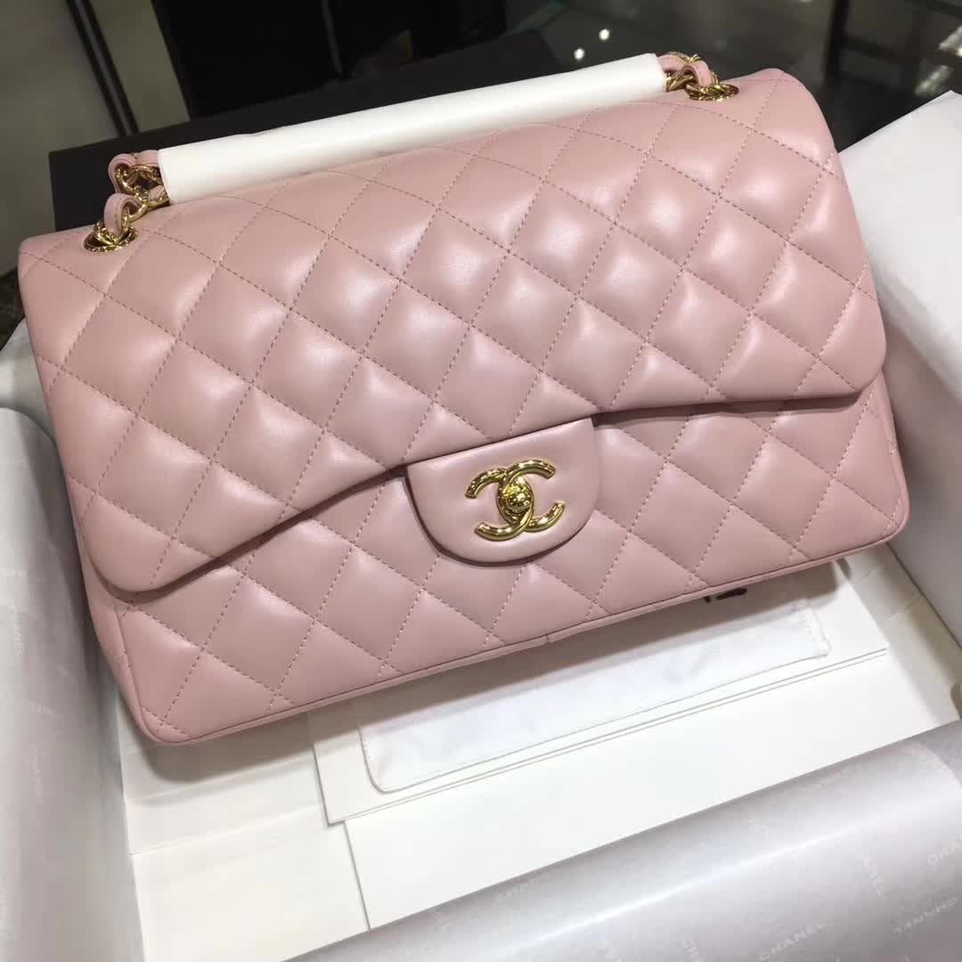 Chanel 香奈儿 Classic Flap 小羊皮 浅粉色 30 金扣