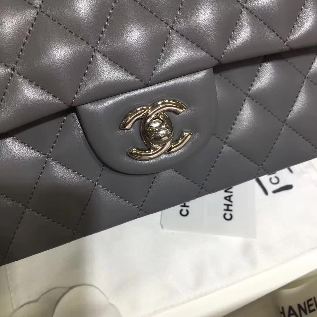 Chanel 香奈儿 Classic Flap 小羊皮 锡器灰 25cm 银扣