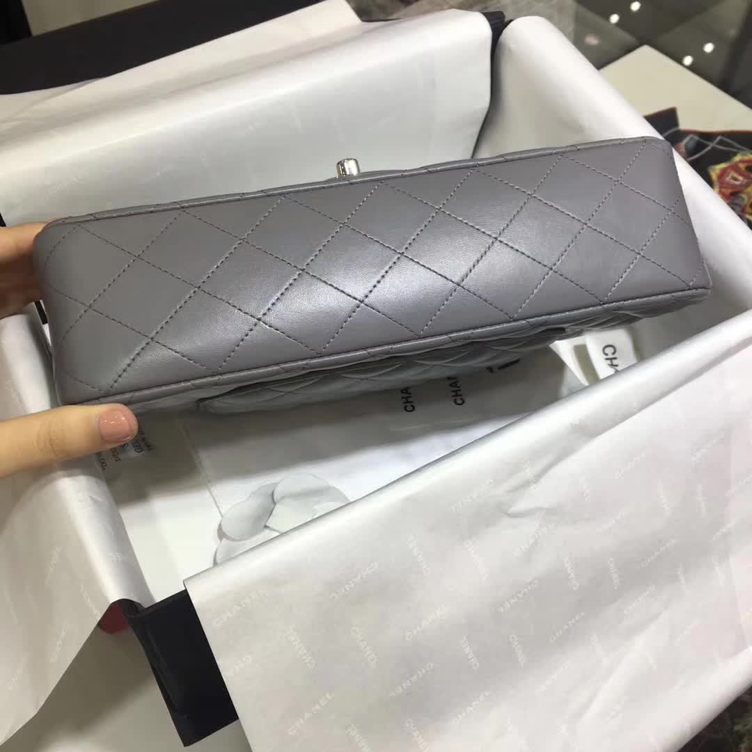 Chanel 香奈儿 Classic Flap 小羊皮 锡器灰 25cm 银扣