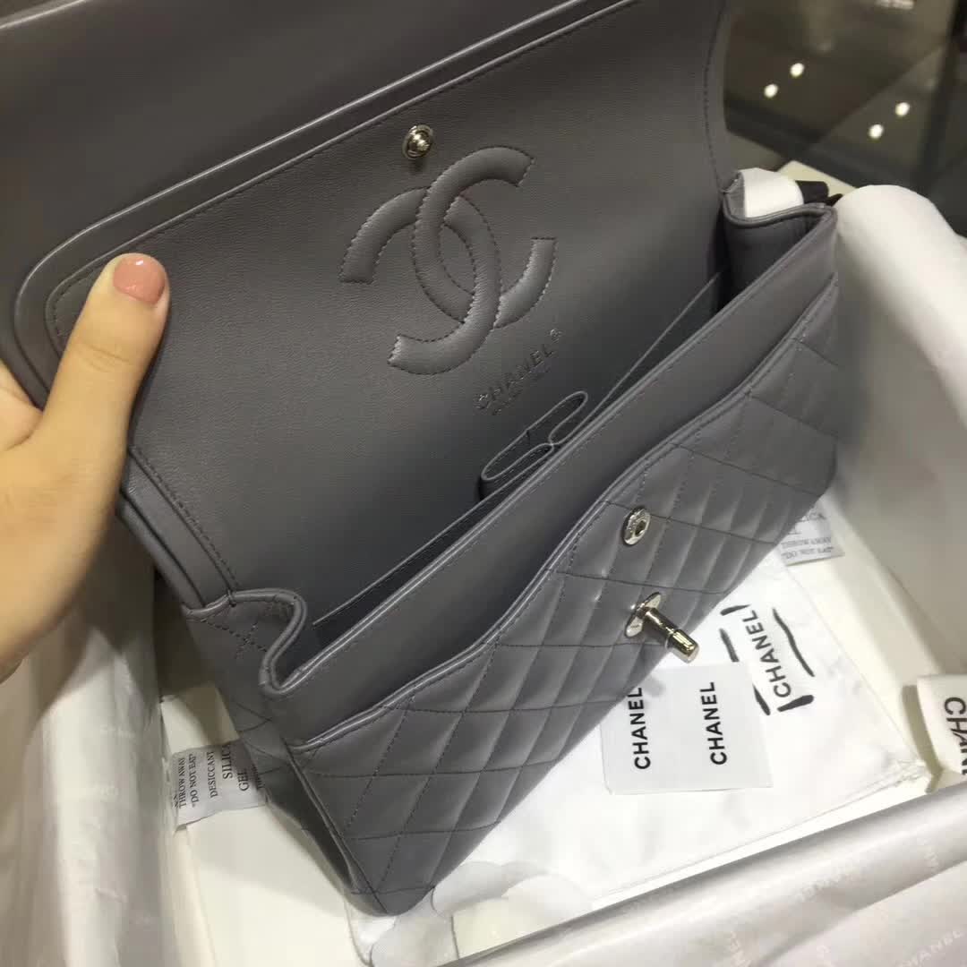 Chanel 香奈儿 Classic Flap 小羊皮 锡器灰 25cm 银扣