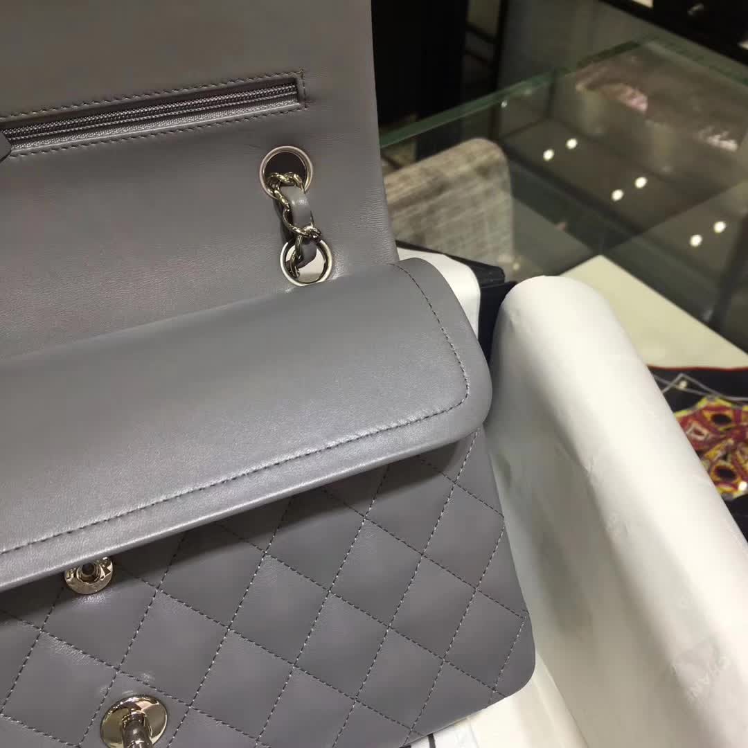 Chanel 香奈儿 Classic Flap 小羊皮 锡器灰 25cm 银扣
