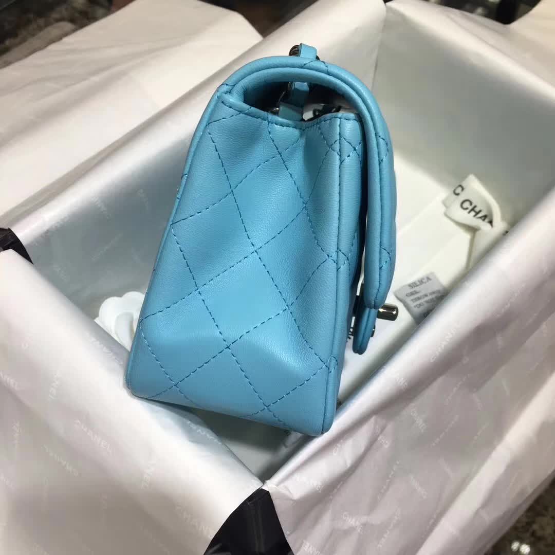 Chanel 香奈儿 Classic Flap 小羊皮  马卡龙蓝 17cm 银五金