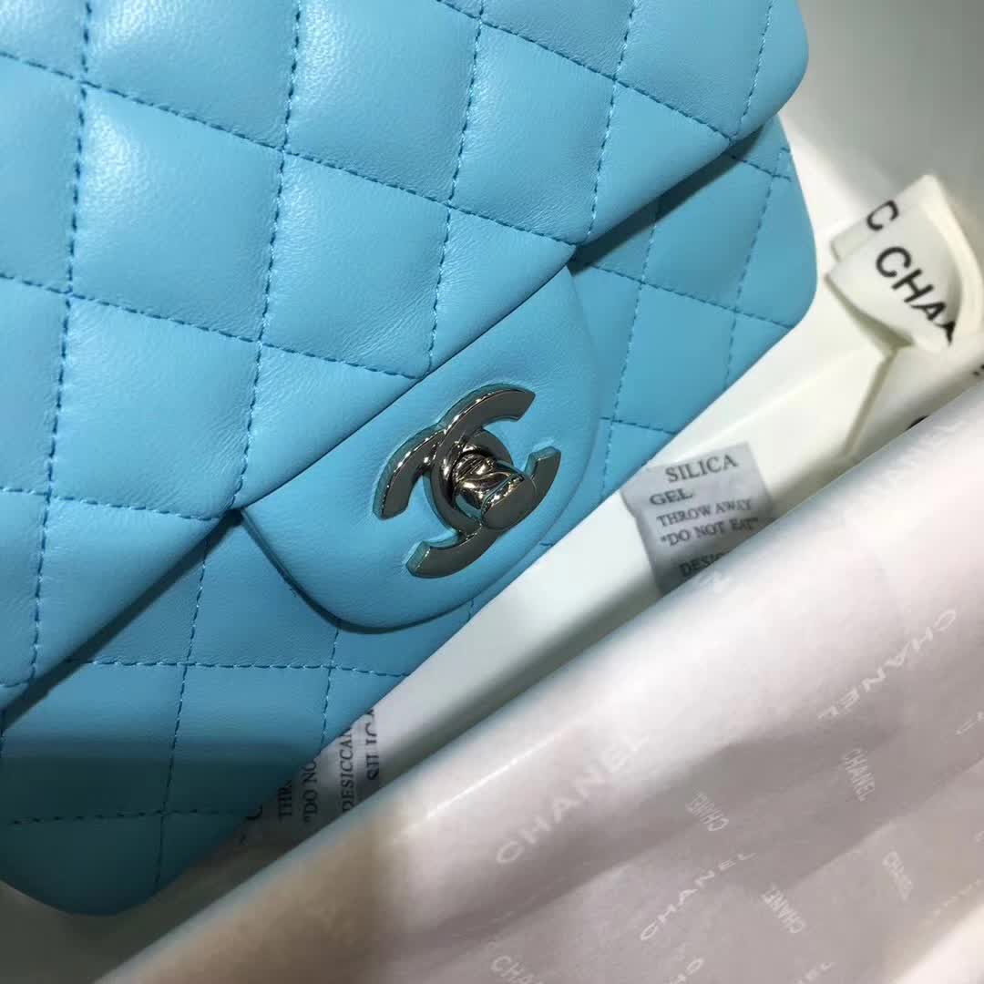 Chanel 香奈儿 Classic Flap 小羊皮  马卡龙蓝 17cm 银五金