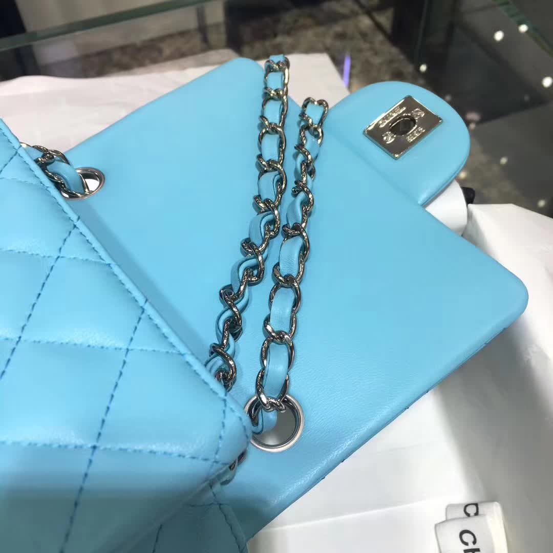 Chanel 香奈儿 Classic Flap 小羊皮  马卡龙蓝 17cm 银五金