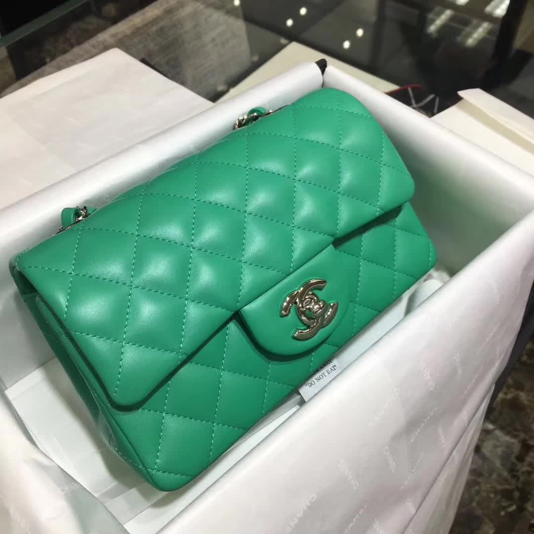 Chanel 香奈儿 Classic Flap 小羊皮 湖水绿 20cm 银五金