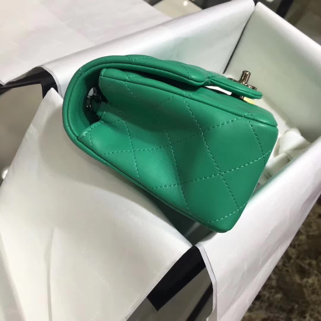 Chanel 香奈儿 Classic Flap 小羊皮 湖水绿 20cm 银五金