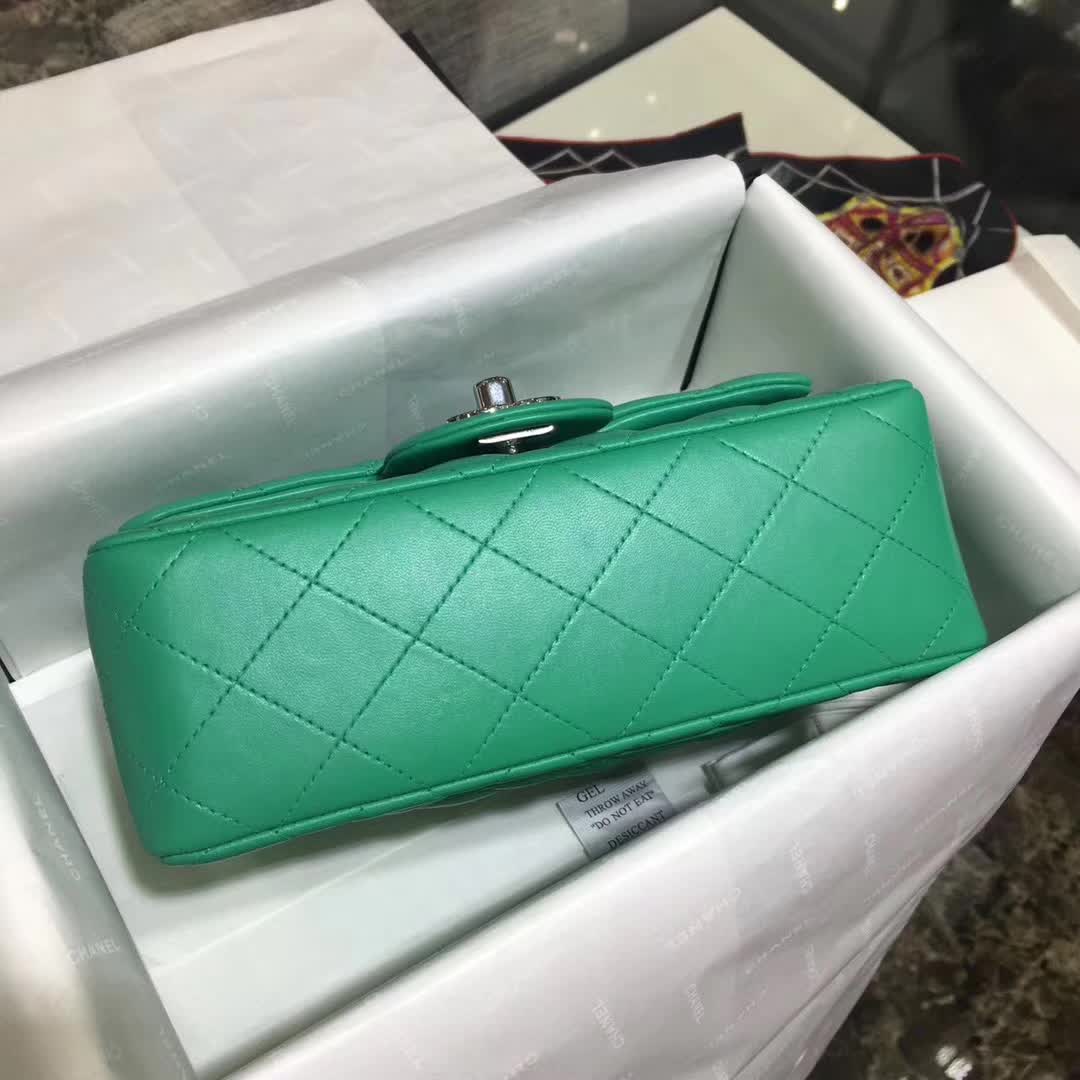 Chanel 香奈儿 Classic Flap 小羊皮 湖水绿 20cm 银五金