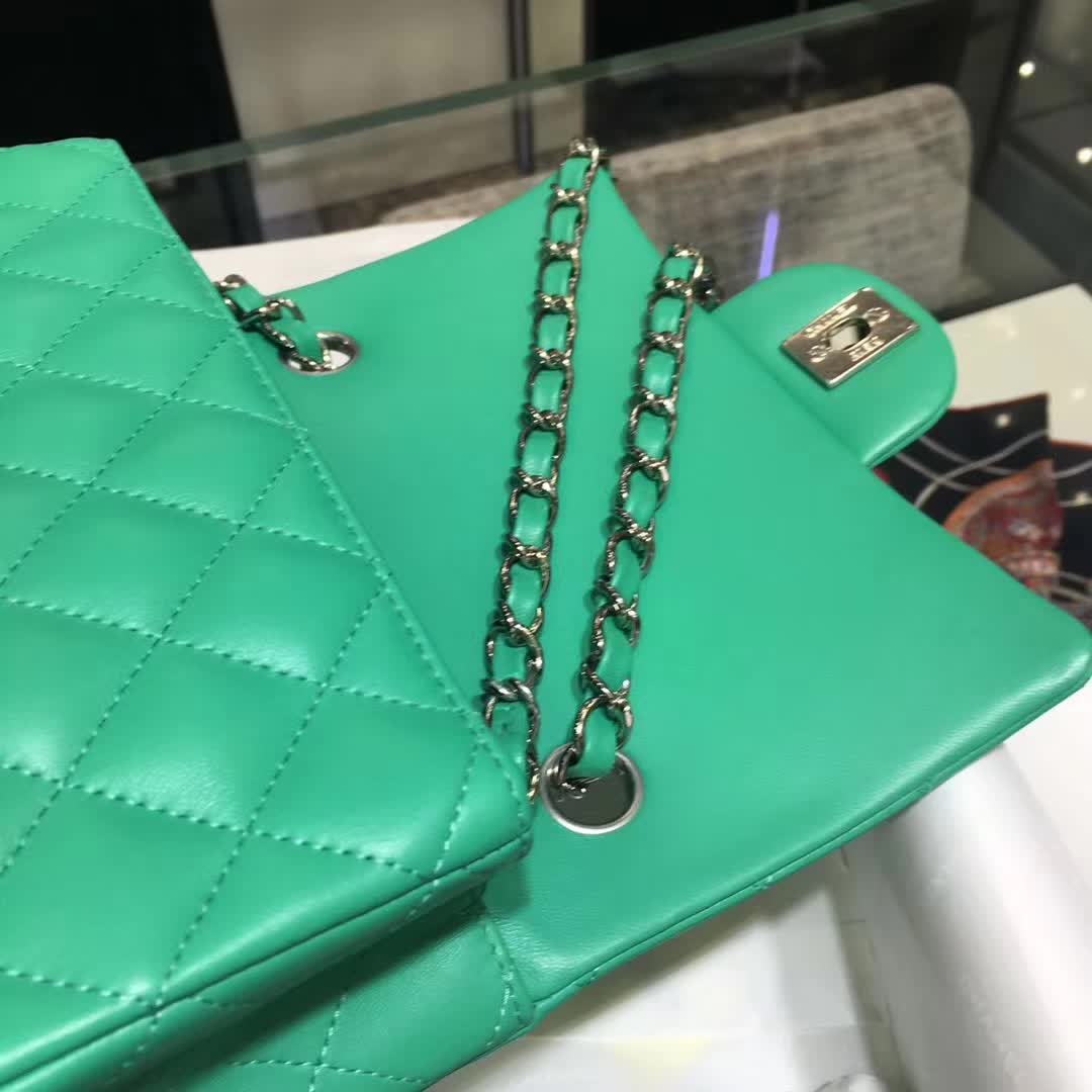 Chanel 香奈儿 Classic Flap 小羊皮 湖水绿 20cm 银五金