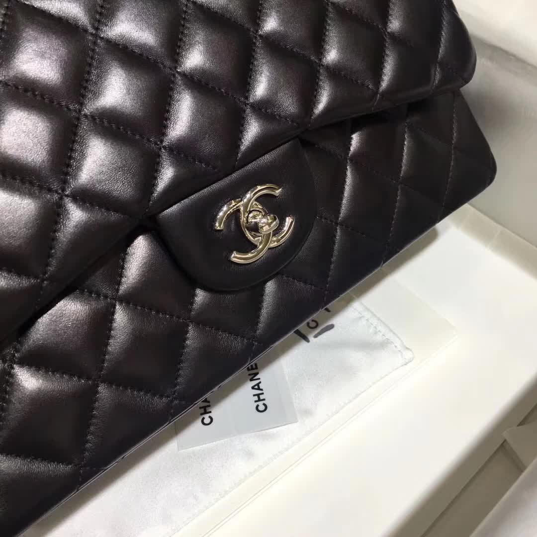 Chanel 香奈儿 Classic Flap 小羊皮 黑色 30cm 银五金