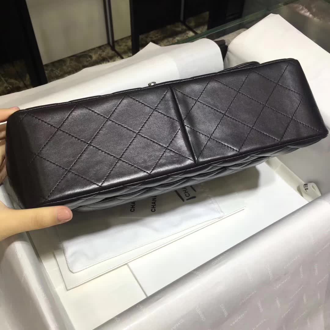 Chanel 香奈儿 Classic Flap 小羊皮 黑色 30cm 银五金