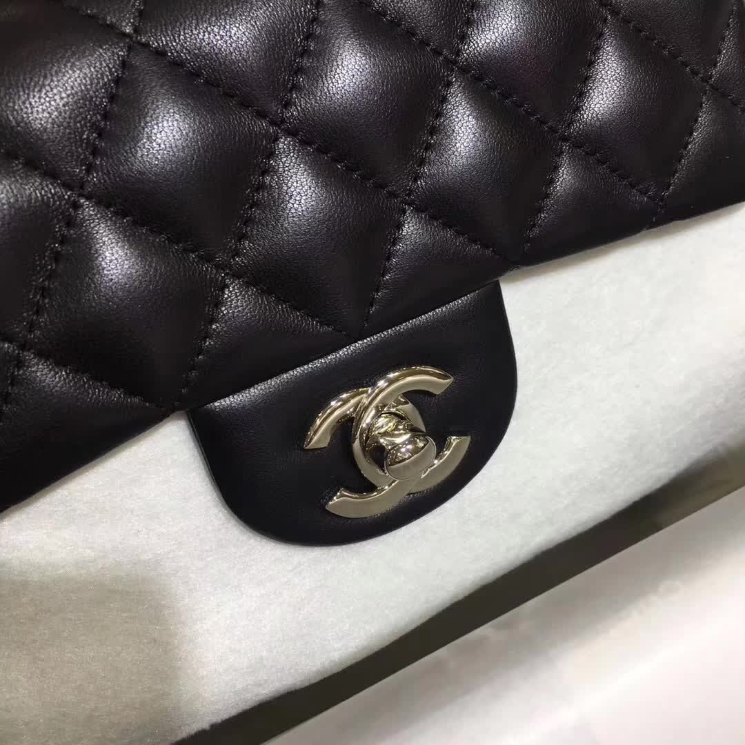 Chanel 香奈儿 Classic Flap 小羊皮 黑色 20cm 银扣 诚招代理