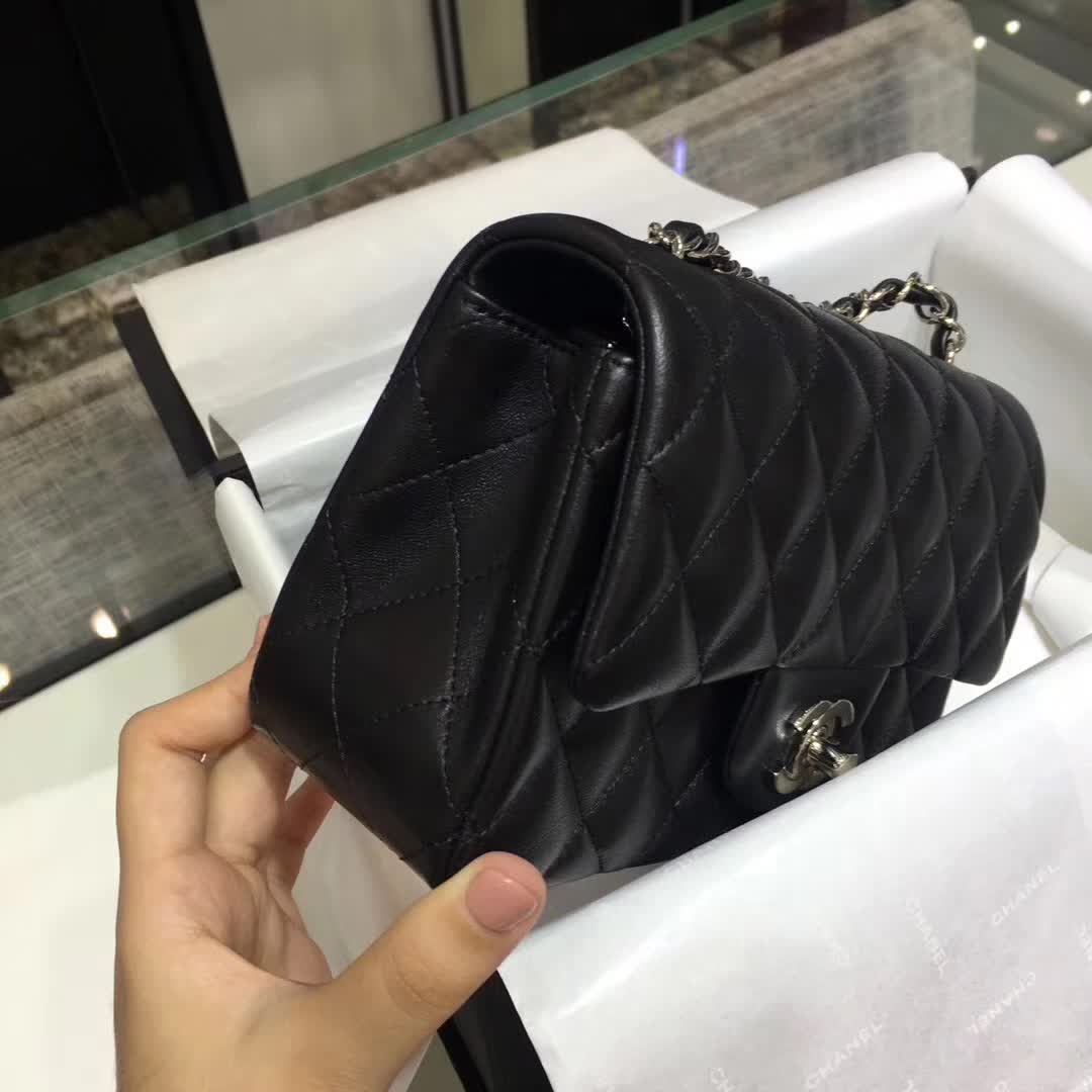 Chanel 香奈儿 Classic Flap 小羊皮 黑色 20cm 银扣 诚招代理