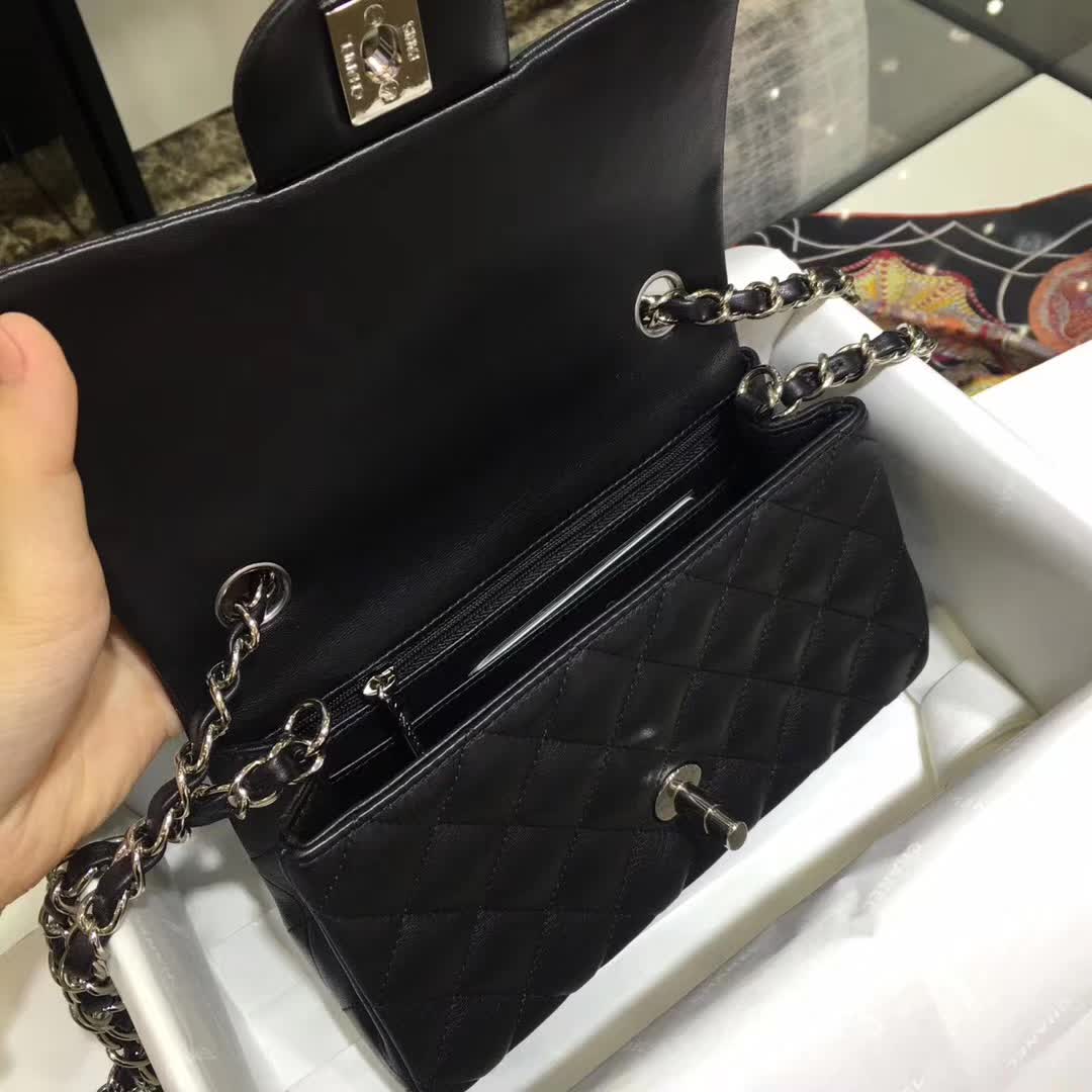 Chanel 香奈儿 Classic Flap 小羊皮 黑色 20cm 银扣 诚招代理