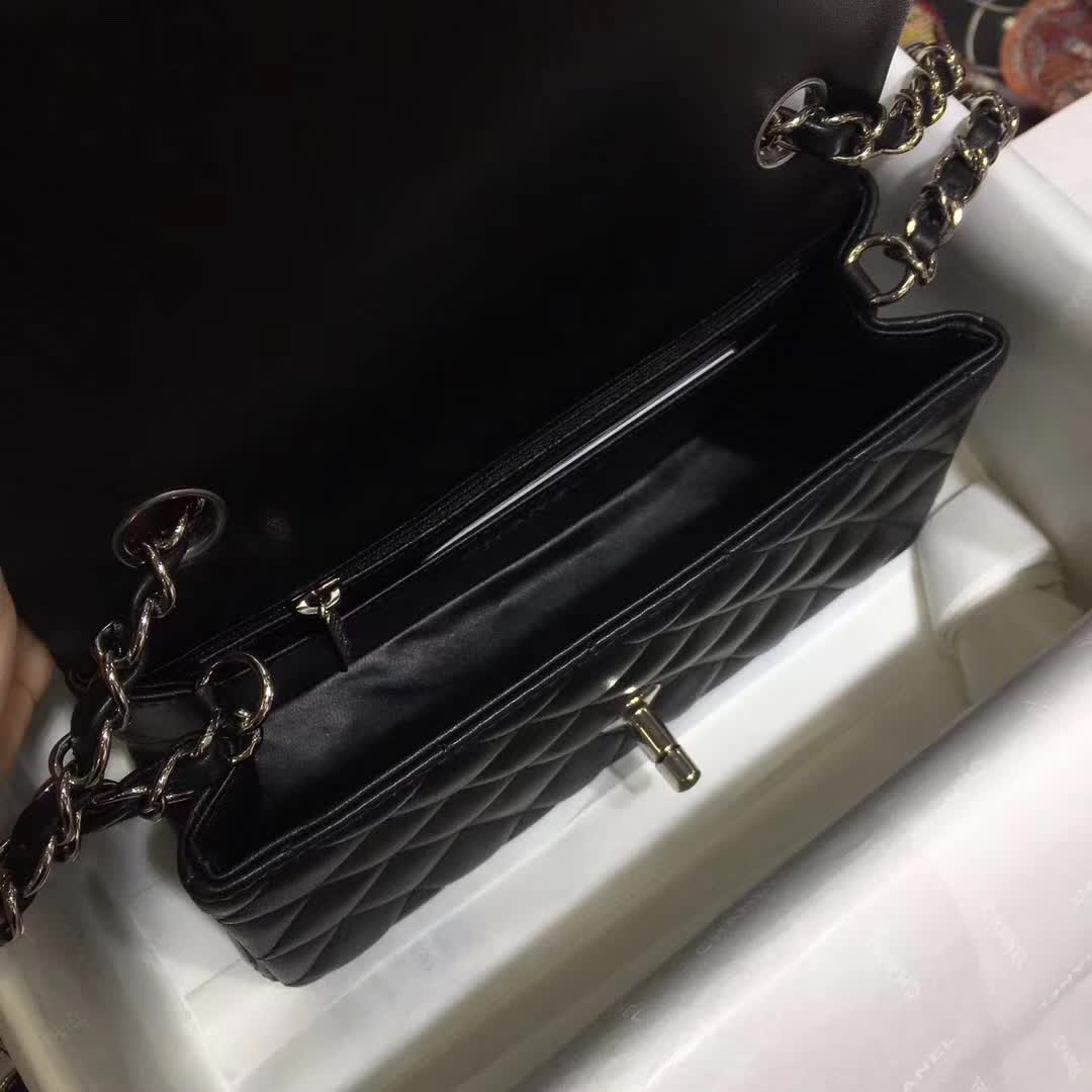 Chanel 香奈儿 Classic Flap 小羊皮 黑色 20cm 银扣 诚招代理