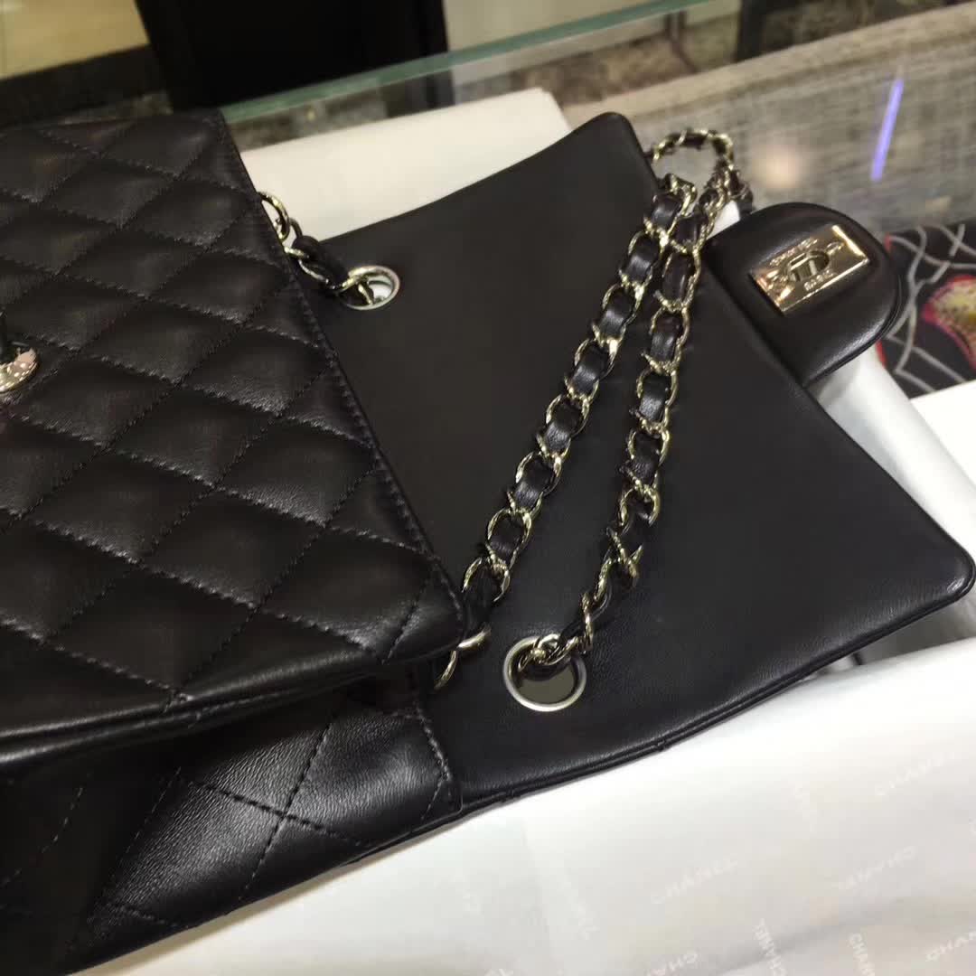 Chanel 香奈儿 Classic Flap 小羊皮 黑色 20cm 银扣 诚招代理