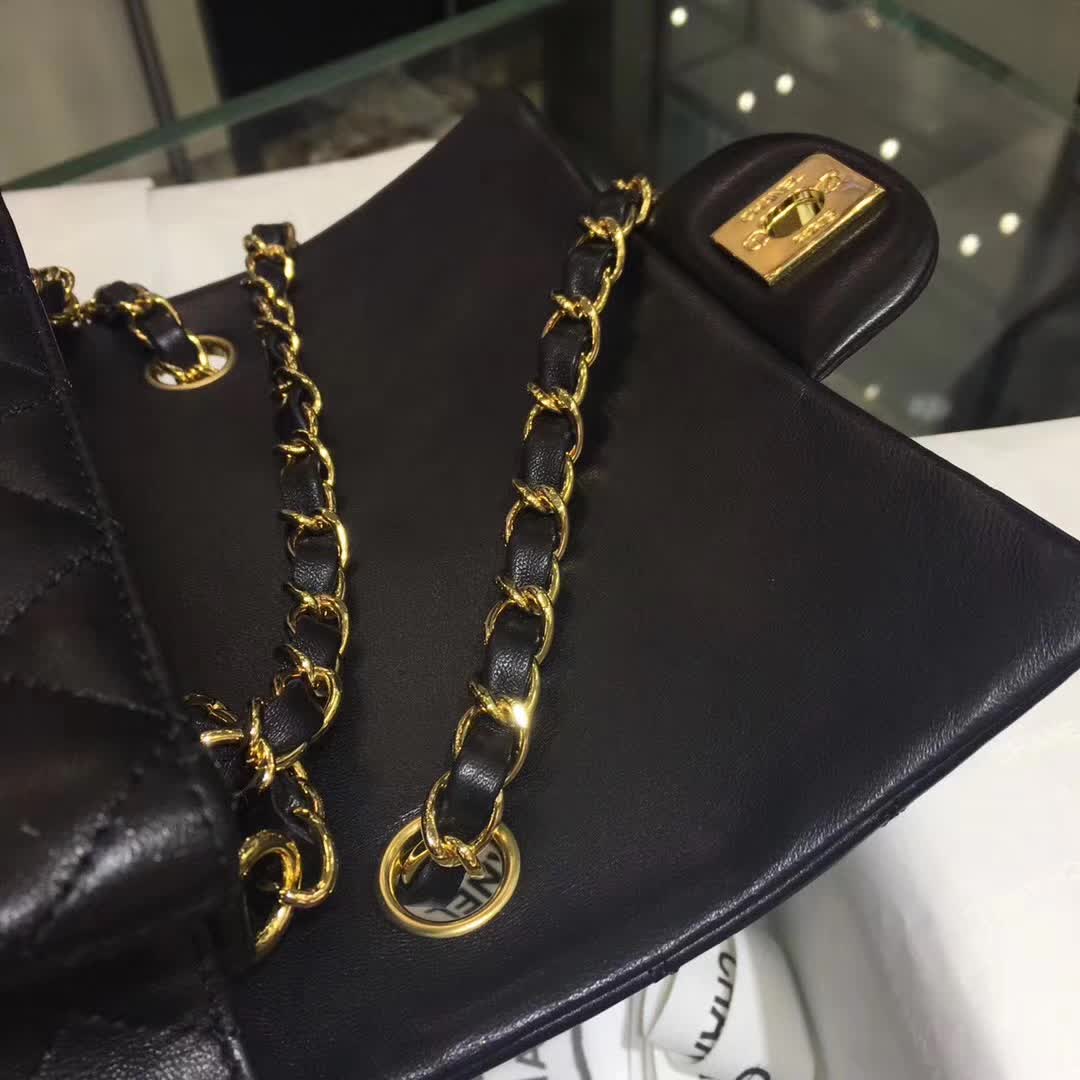 Chanel 香奈儿 Classic Flap 小羊皮 黑色 20cm  金扣 诚招代理
