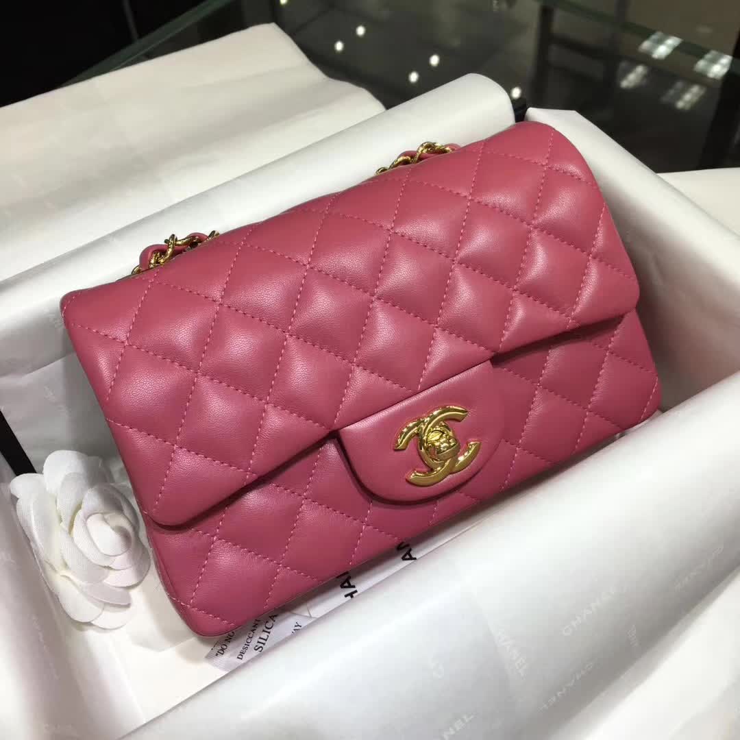 Chanel 香奈儿 Classic Flap  小羊皮  桃粉 20cm 金扣