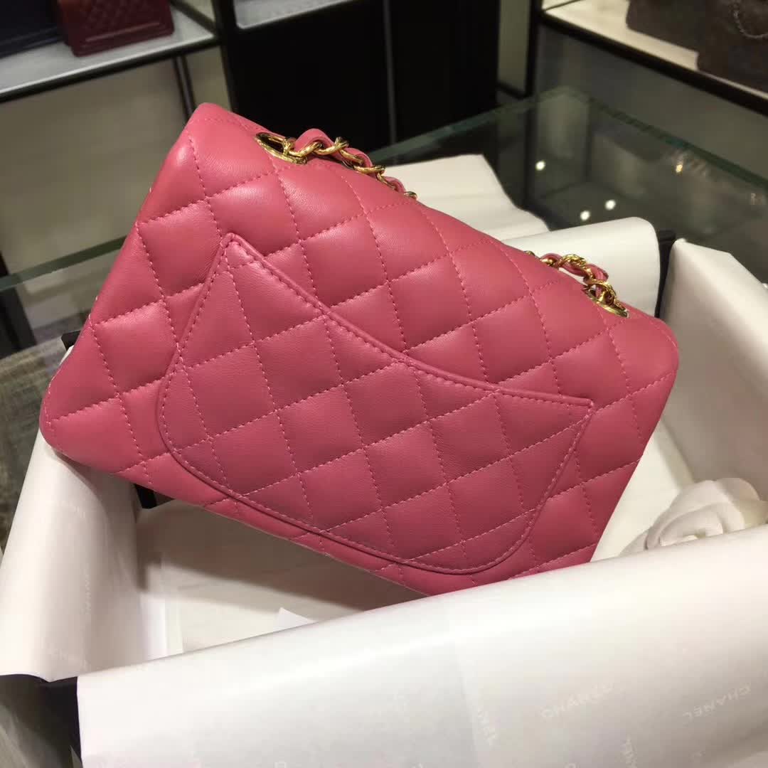 Chanel 香奈儿 Classic Flap  小羊皮  桃粉 20cm 金扣