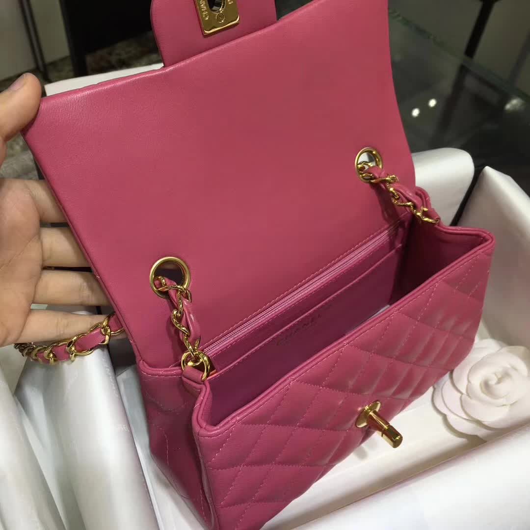 Chanel 香奈儿 Classic Flap  小羊皮  桃粉 20cm 金扣