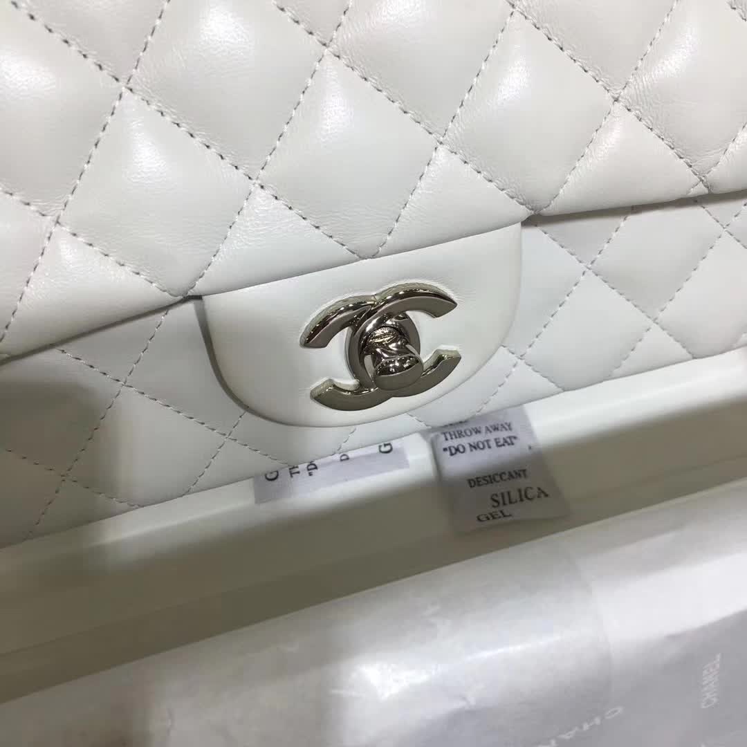 Classic Flap  小羊皮 白色 20cm  银 香奈儿官网同步 一件代发