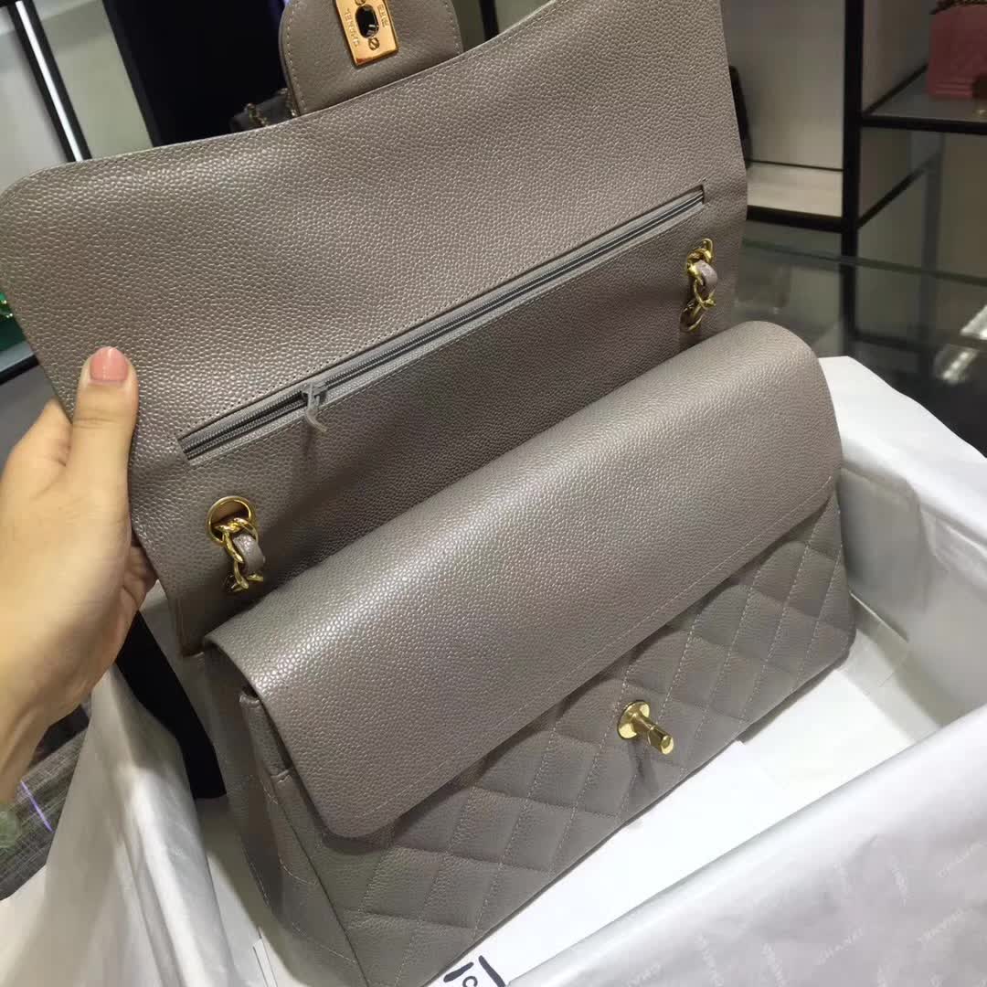 Chanel 香奈儿 Classic Flap 鱼子酱 灰色 30cm 金扣