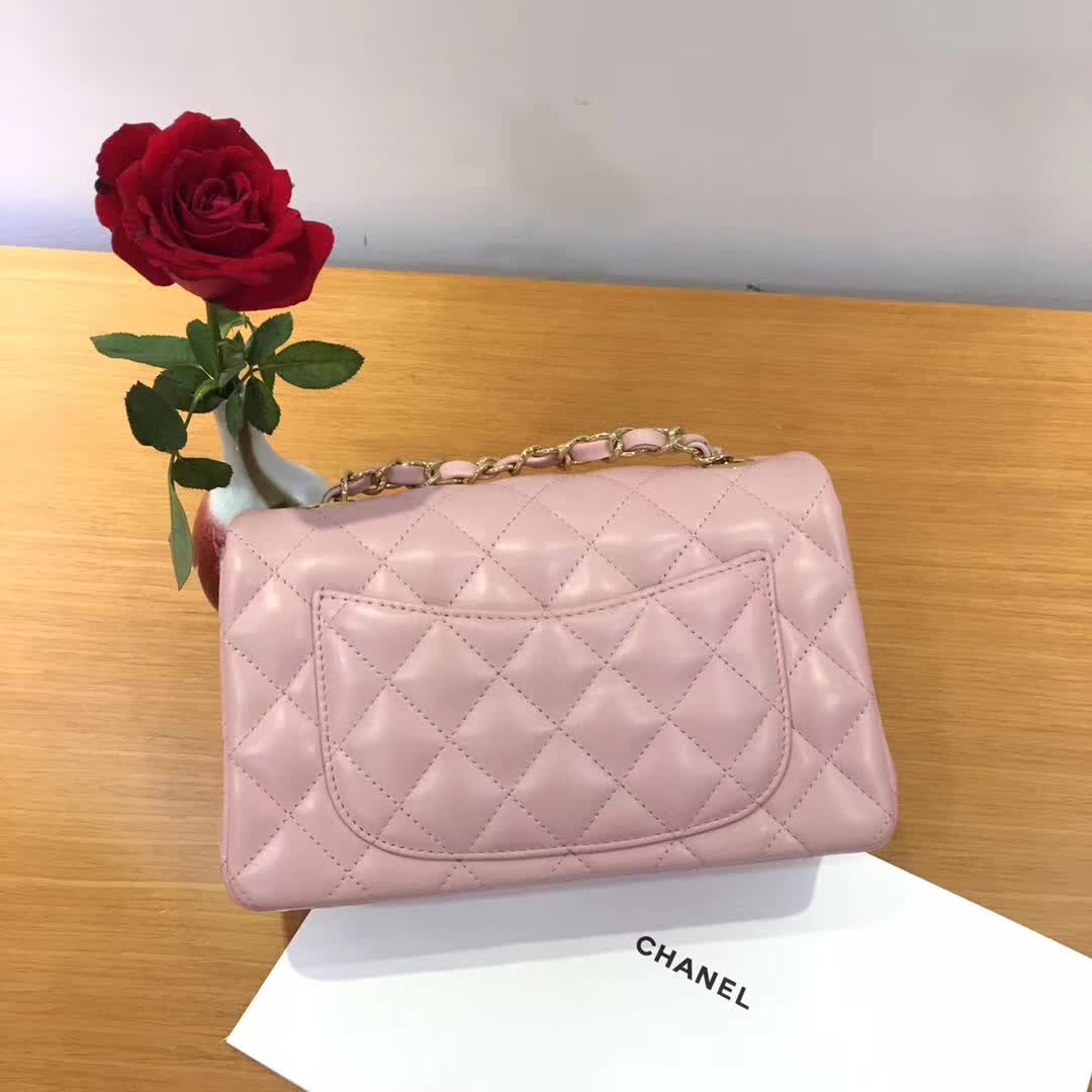 Chanel 香奈儿 Classic Flap  小羊皮 浅粉色 20cm 金色五金