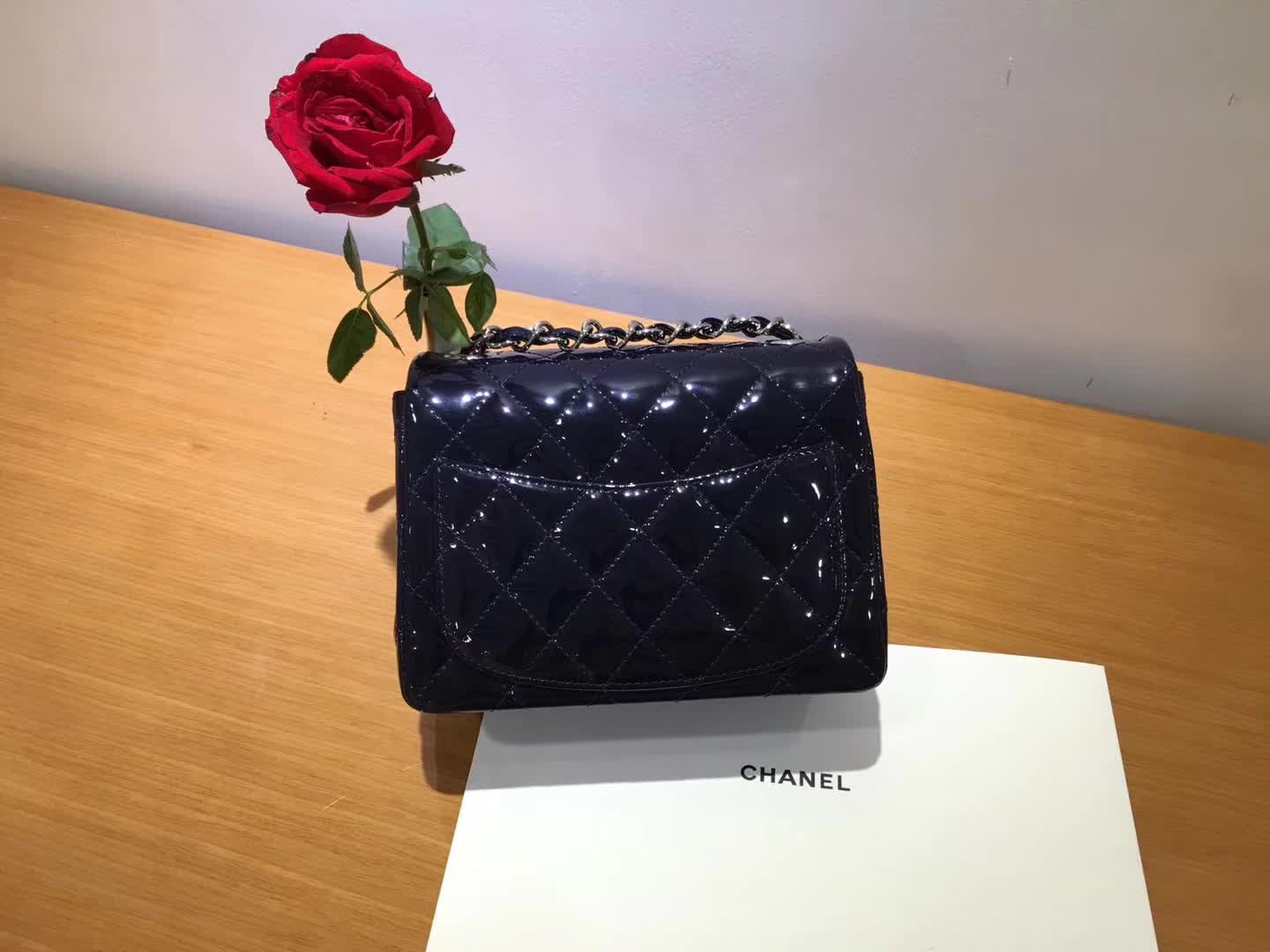 Chanel 香奈儿 Classic Flap 漆皮 宝石蓝 17cm  银