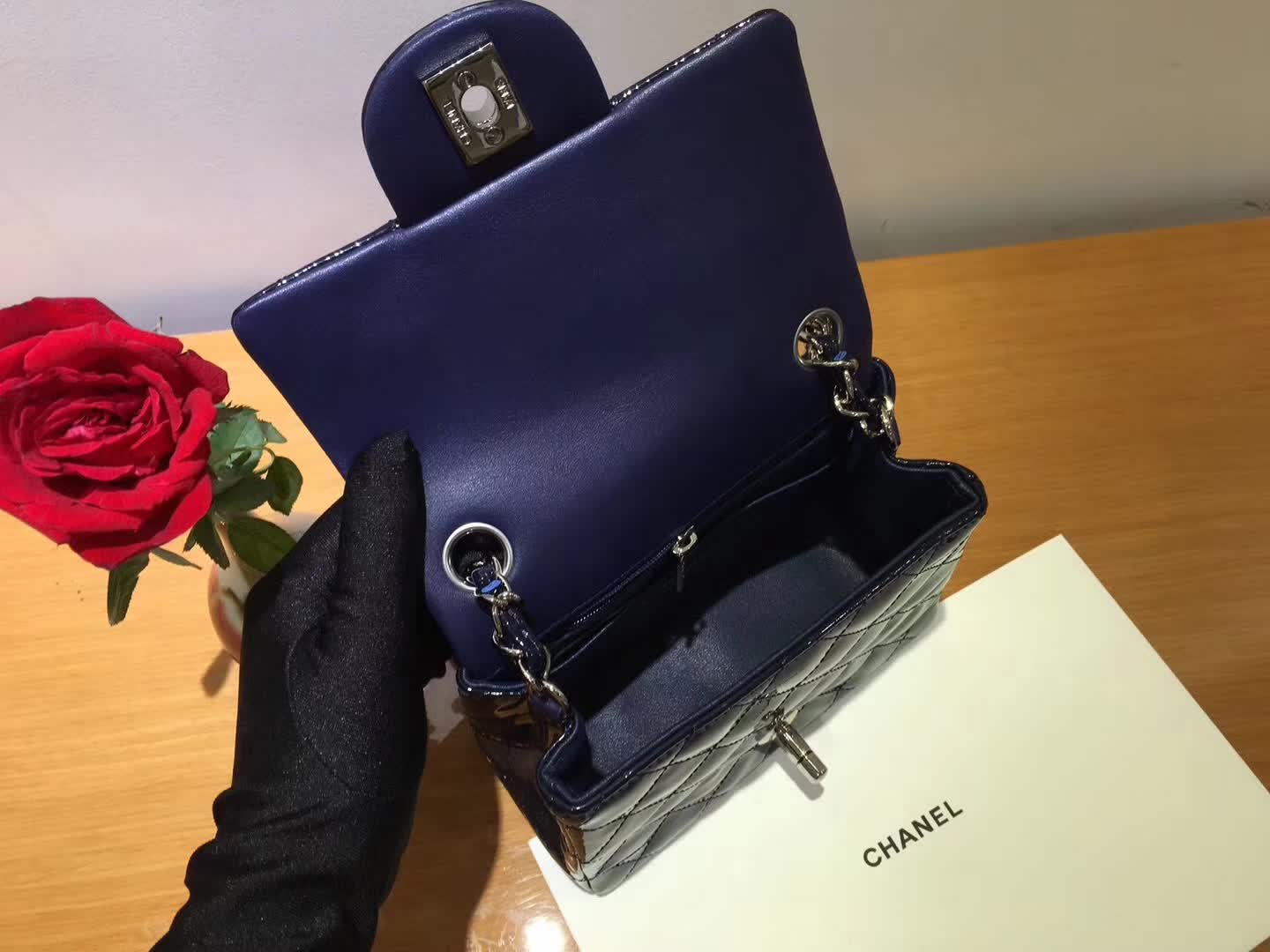 Chanel 香奈儿 Classic Flap 漆皮 宝石蓝 17cm  银