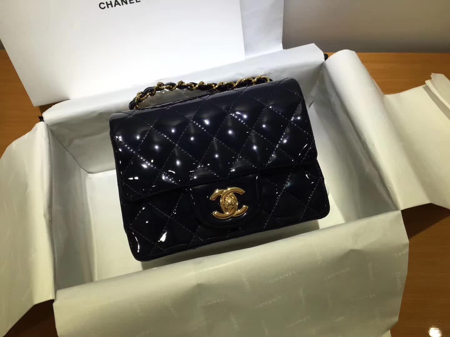 Chanel 香奈儿 Classic Flap 漆皮 宝石蓝 17cm 金