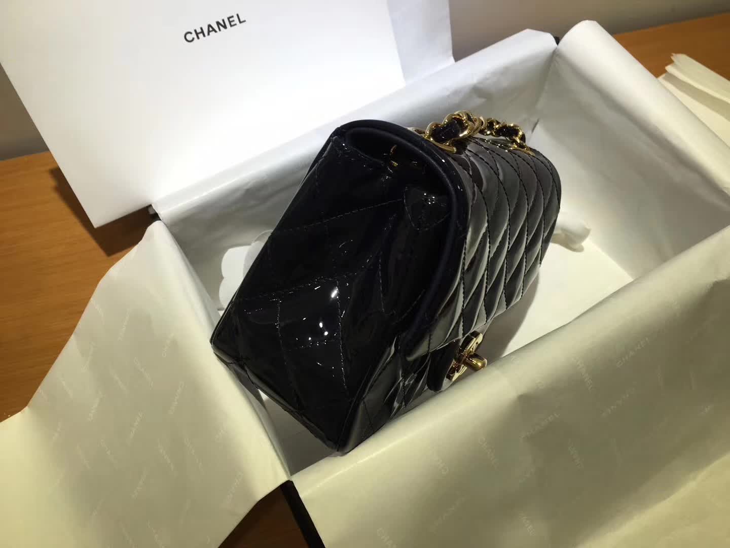 Chanel 香奈儿 Classic Flap 漆皮 宝石蓝 17cm 金
