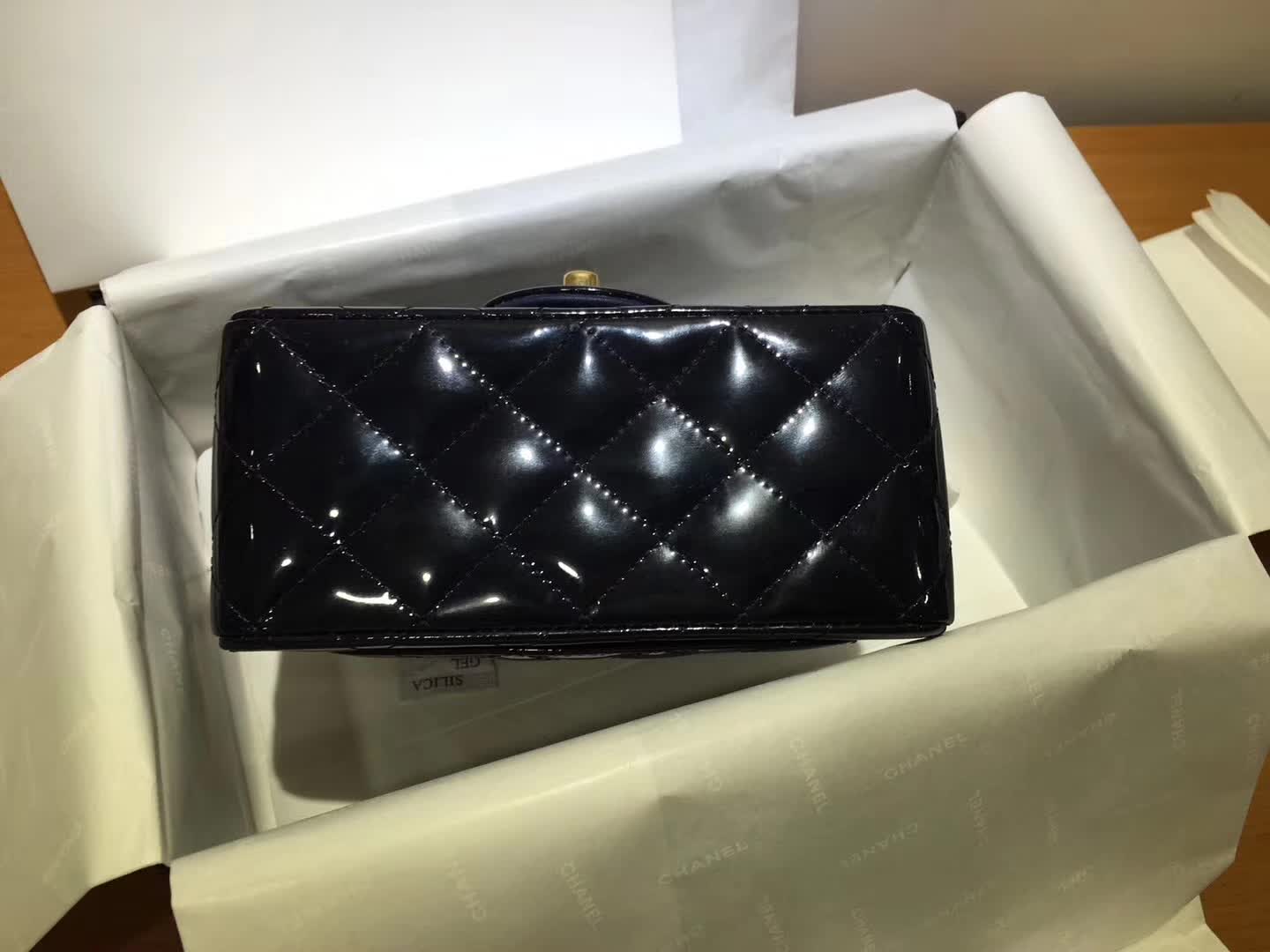 Chanel 香奈儿 Classic Flap 漆皮 宝石蓝 17cm 金